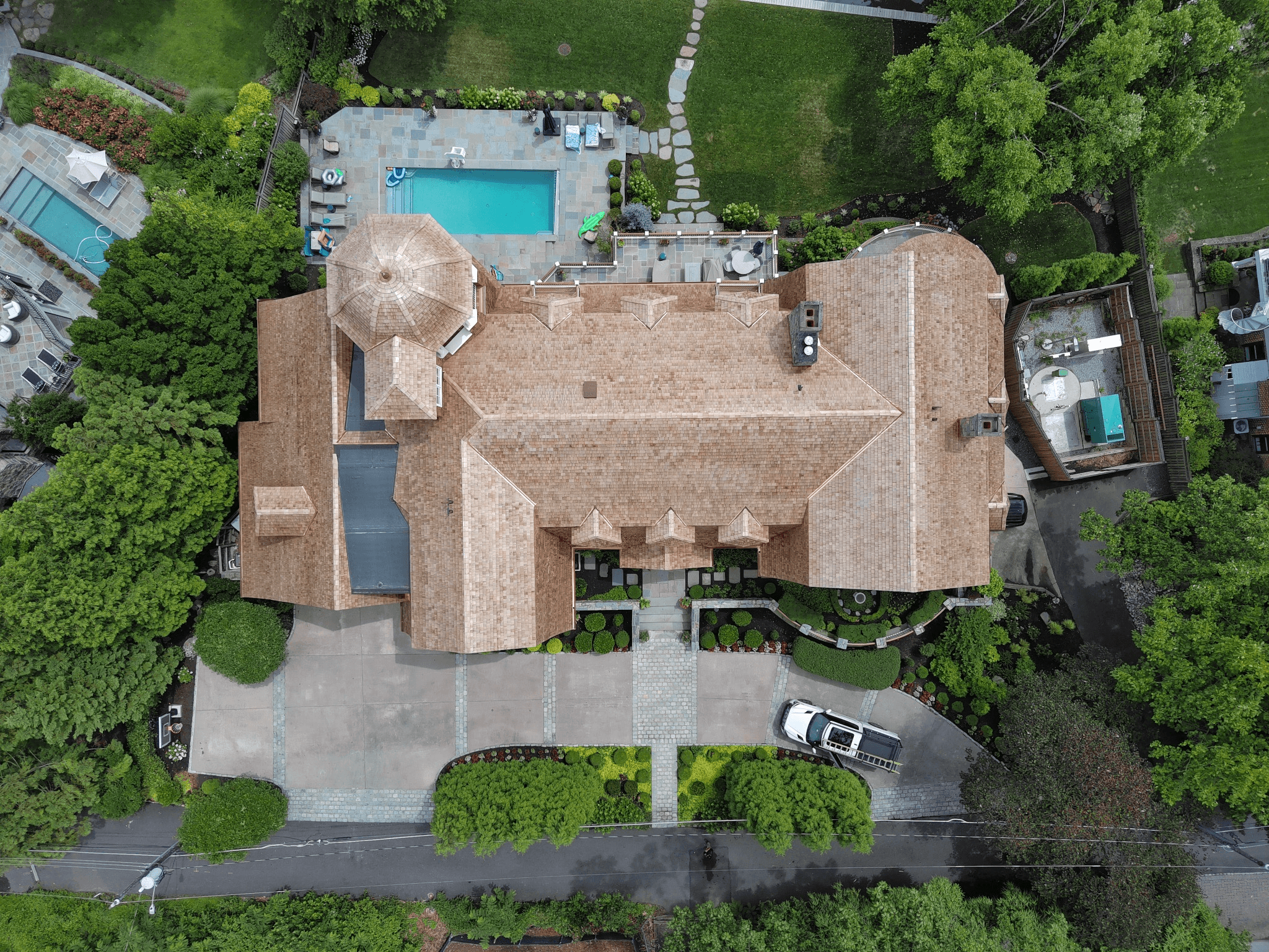 Cedar shake roofing installation